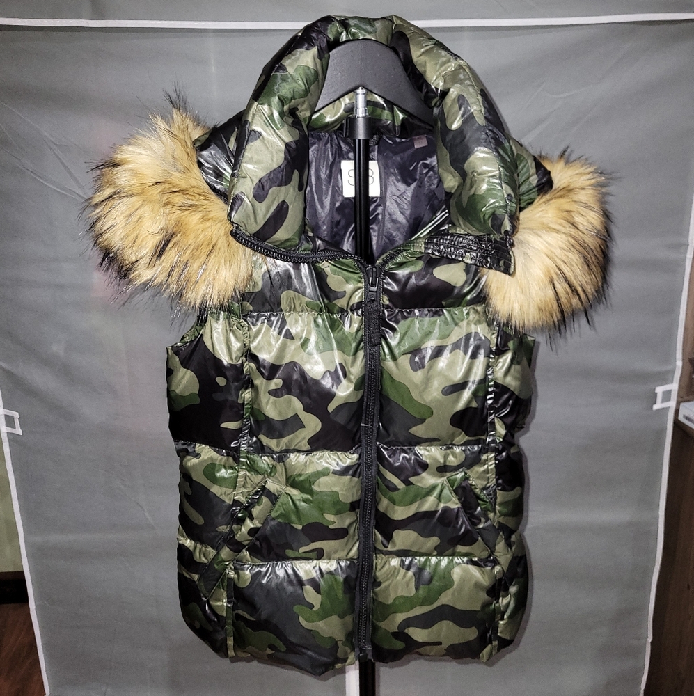 S13 NYC Camouflage Puffer Vest with Faux Fur Trim
